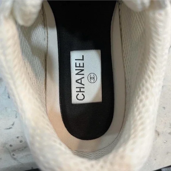 CHANEL Metallic Silver Women's Sneakers - Picture 4 of 4